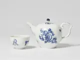 A Meissen porcelain teapot and AR tea bowl with "deutsche blumen" by Meissen Royal Porcelain Manufactory, sold May 2022