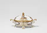 Meissen Royal Porcelain Manufactory, An exceptional Meissen porcelain tureen with chinoiseries and merchant navy scenes