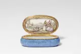 Meissen Royal Porcelain Manufactory, A Meissen porcelain snuff box with courtly park scenes