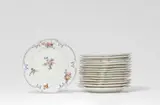 Sèvres, 16 Sèvres porcelain dinner plates from a French service