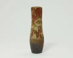 Daum Frères Nancy, A Daum Frères glass beech leaf vase