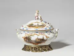 Meissen Royal Porcelain Manufactory, A Meissen porcelain tureen with views of the Utrechter Vecht