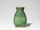 Daum Frères Nancy, A Daum Frères vase parlant "Je meurs òu je m'attache"