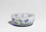 Daum Frères Nancy, A Daum Frères glass dish "violets"