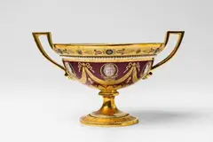 Sèvres, A Sèvres porcelain bowl with faux cameo decor