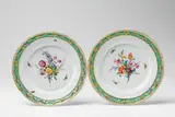 A pair of plates from a subsequent order of the dinner service for Prince Henry of Prussia by Königliche Porzellanmanufaktur Berlin Kpm, sold Apr 2018