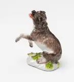 A small Meissen porcelain model of a bear by Meissen Royal Porcelain Manufactory, sold Nov 2017