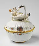 A small Meissen porcelain tureen from the Swan Service by Meissen Royal Porcelain Manufactory, sold May 2017