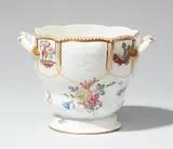 Porcelain Manufactory Frankenthal, A Frankenthal porcelain tureen from the subsequent order of the first Mannheim court service