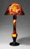 Daum Frères Nancy, A Daum Frères "dahlia" etched overlay glass table lamp