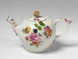 Meissen Royal Porcelain Manufactory, A Meissen porcelain teapot with floral decor.
