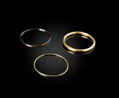 Breon O'Casey, THREE BANGLES