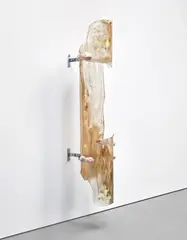 Nairy Baghramian, Dwindler_Tidal Air, 2018, paint, glass, zinked metal and colored epoxy resin