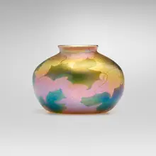 Tiffany Studios, Leaf and Vine vase, c. 1904-1906, hand-blown Favrile glass