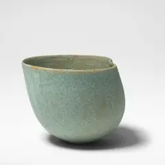 John Ward, Heart-shaped bowl circa 1987, Stoneware, mottled green, turquoise and brown glazes over a lightly textured surface