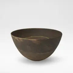 Jennifer Lee, Untitled, 1980, Stoneware, textured and mottled brown body with single integral olive band and a fine cream speckle