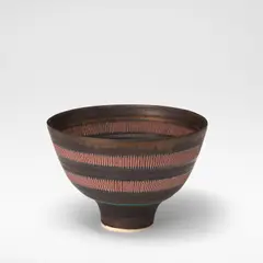 Lucie Rie, Footed bowl, circa 1978, Porcelain