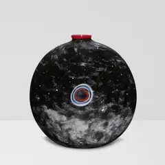 Paul Marioni, Vessel, blown glass, 'etched 'Paul Marioni 198' on underside