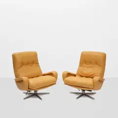 De Sede, Pair of DS 231 Swivel Chairs, leather, steel