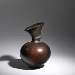 Dame Magdalene Odundo, Untitled, burnished and carbonized terracotta, incised 'Odundo 1985'