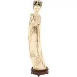 Guan Yin, CHINA, SIGLO XIX, Talla en marfil esgrafiado con detalles entintados