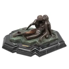 Gabriel Ponzanelli, El beso, 1980, Escultura en bronce con base de mármol 17 / 25