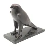 Halcón de Horus*, SIGLO XX, Bronce, patinado en color marrón; con base de mármol verde