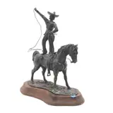 Charro, MÉXICO, SIGLO XX, Bronce, patinado en color verde; con base de madera