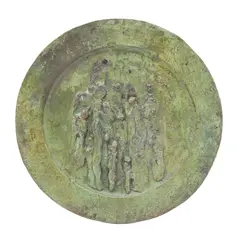 Lorraine Pinto, PLATÓN CON PERSONAJES, Bronce, acabado color verde