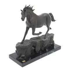 Jorge Coste, CABALLO AL TROTE, Bronce, patinado en color marrón; con base de mármol negro