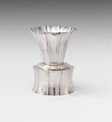 Josef Hoffmann, Vase