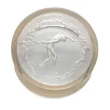 UNE FIGURINE ET BOUQUET BOX, NO. 10 by René Lalique, sold Oct 2024