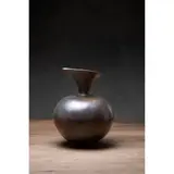 Magdalene Odundo, UNTITLED, VESSEL, 1986, 1986, burnished and carbonised terracotta