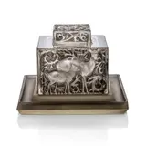 BICHES INKWELL, NO. 427 by René Lalique, sold Feb 2024