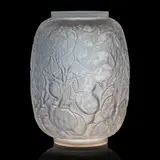 MONNAIE DU PAPE VASE, NO. 897 by René Lalique, sold Feb 2024