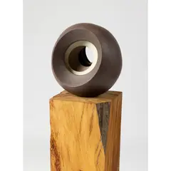 Matthew Chambers, Eclipse 13, 2018, 2018, stoneware and wooden plinth
