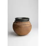 Magdalene Odundo, Early Vessel, 1976, 1976, stoneware