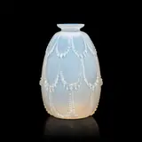 PERLES VASE, NO. 959 by René Lalique, sold Oct 2022