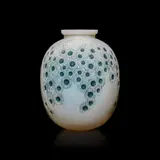 MARGUERITES VASE, NO. 922 by René Lalique, sold Oct 2022