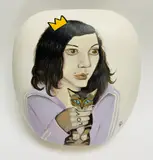 Ross Muir, CRACKS CATS AND CROWN, Hand-painted ceramic