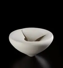 Taizo Kuroda, Untitled 30 (Cracked Bowl), 2015, Porcelain