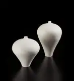 Taizo Kuroda, Untitled 13 (Mei Ping) and Untitled 22 (Mei Ping), 2015, Porcelain