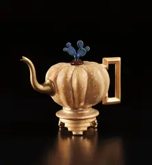 "Squash" teapot by Adrian Saxe, circa 1990, Glazed porcelain, offered Dec 2018