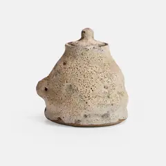 Aki Moriuchi, Lugged vase and cover