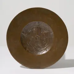 Edgar Brandt, Plat circulaire, Bronze patiné partiellement martelé