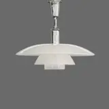 Poul Henningsen, Grande suspension PH-5/4, A large 'PH 5/4' pendant light in chrome-plated brass and frosted glass by Poul Henningsen and edited by Louis Poulsen circa 1935