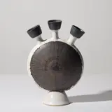 Lucie Rie, Rare vase à trois cols, A rare three-necked vase in glazed stoneware with sgraffito decoration by Lucie Rie circa 1955 with the artist's seal