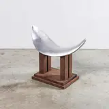 Pascal Koch, Tabouret Trône, Wengué et fonte d'aluminium