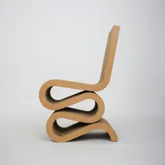 Chaise Wiggle de la série Easy Edges by Frank Gehry, sold Nov 2025