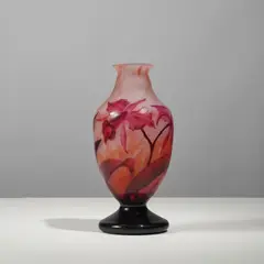 Vase de forme balustre à panse renflée by Daum Nancy, sold Nov 2025